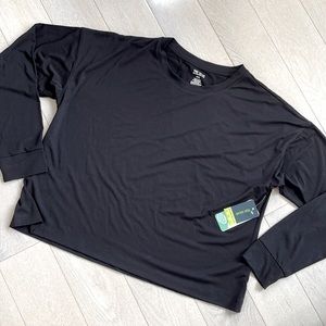 New with tags Black long sleeve tech gear top